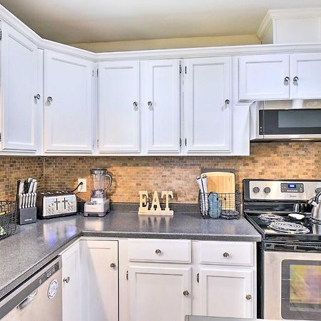 Charming Hampton Home With Yard 2 Mi To Beach! Buitenkant foto
