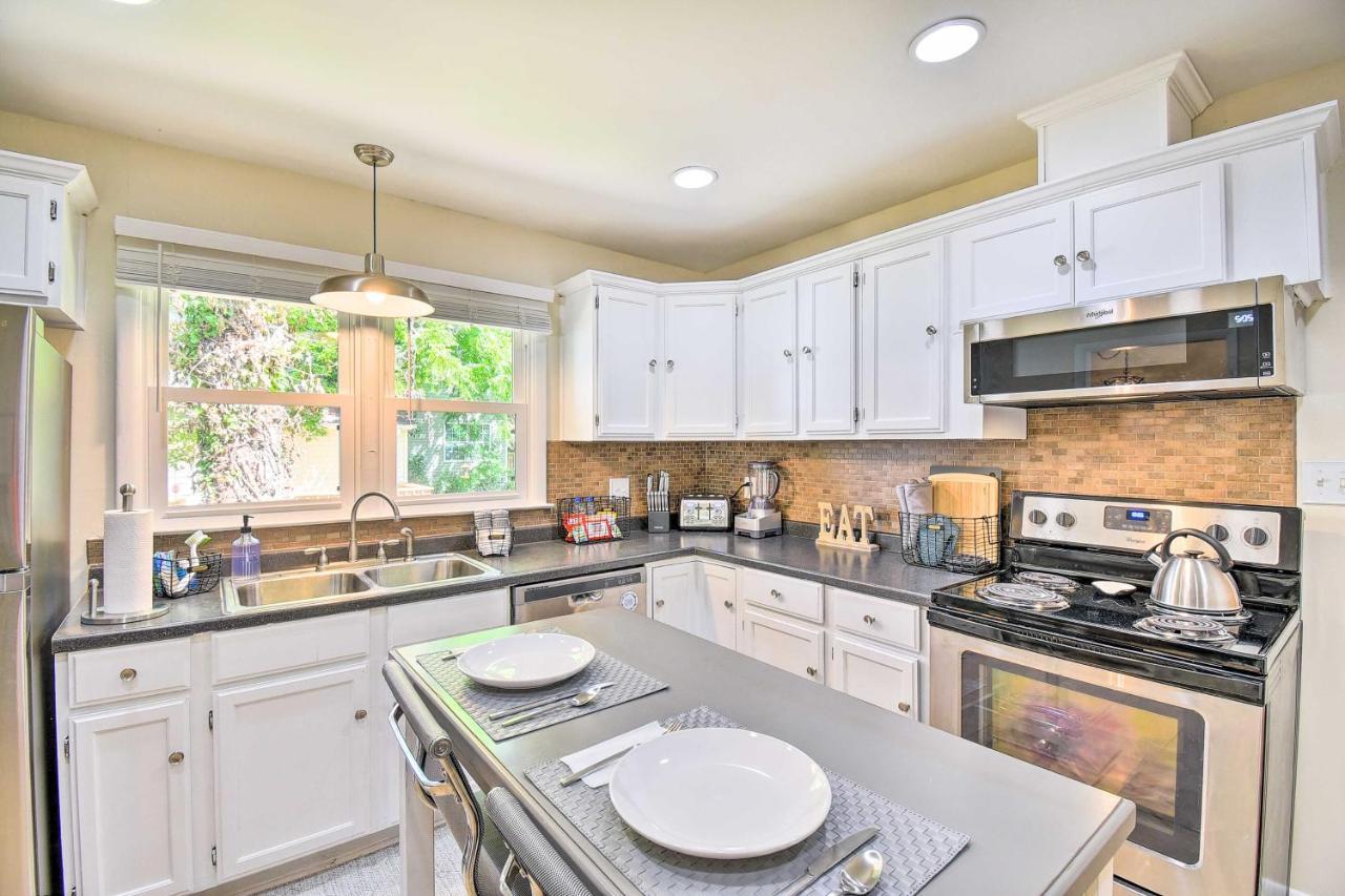Charming Hampton Home With Yard 2 Mi To Beach! Buitenkant foto