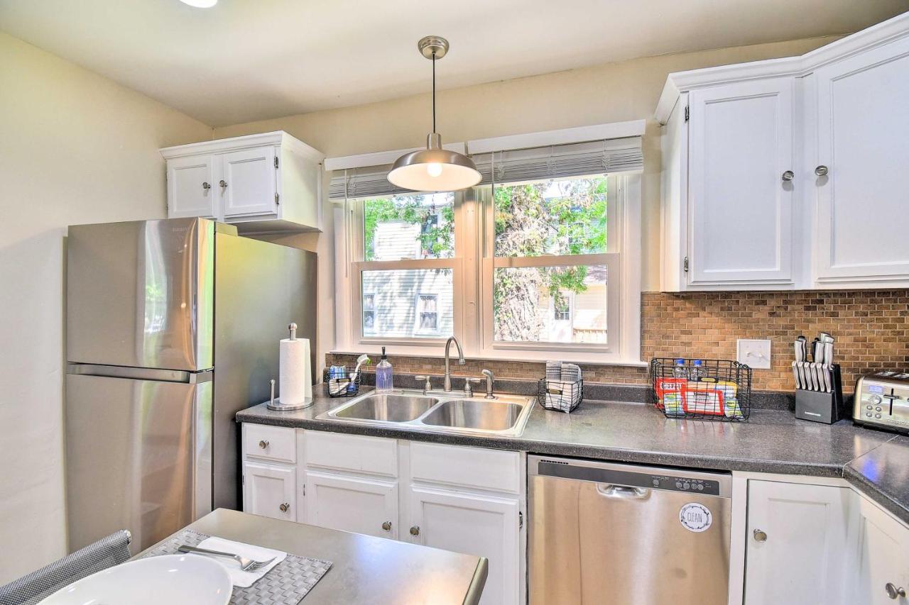 Charming Hampton Home With Yard 2 Mi To Beach! Buitenkant foto